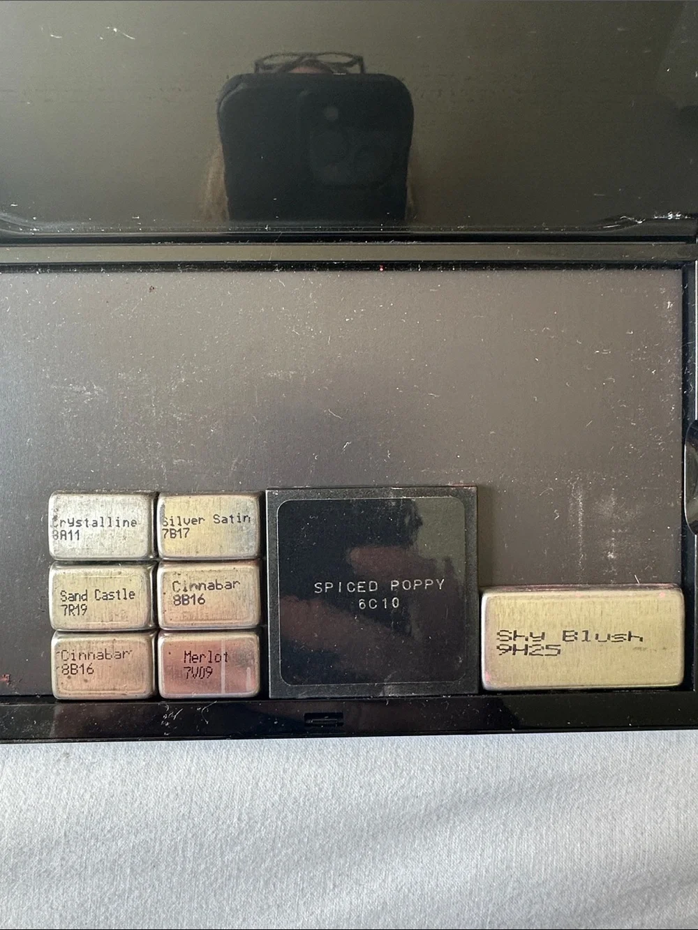 Mary Kay compactMulti-Color Women’s Makeup Palette - Neutral Browns & Coral Reds